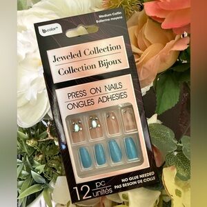 🆕💅🏻 b•pure 12 PIECE FASHION PRESS-ON NAILS. BRAND NEW IN BOX. FACTORY SEALED.